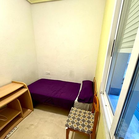 Economic Private Room In Center Of Гранада Екстериор снимка