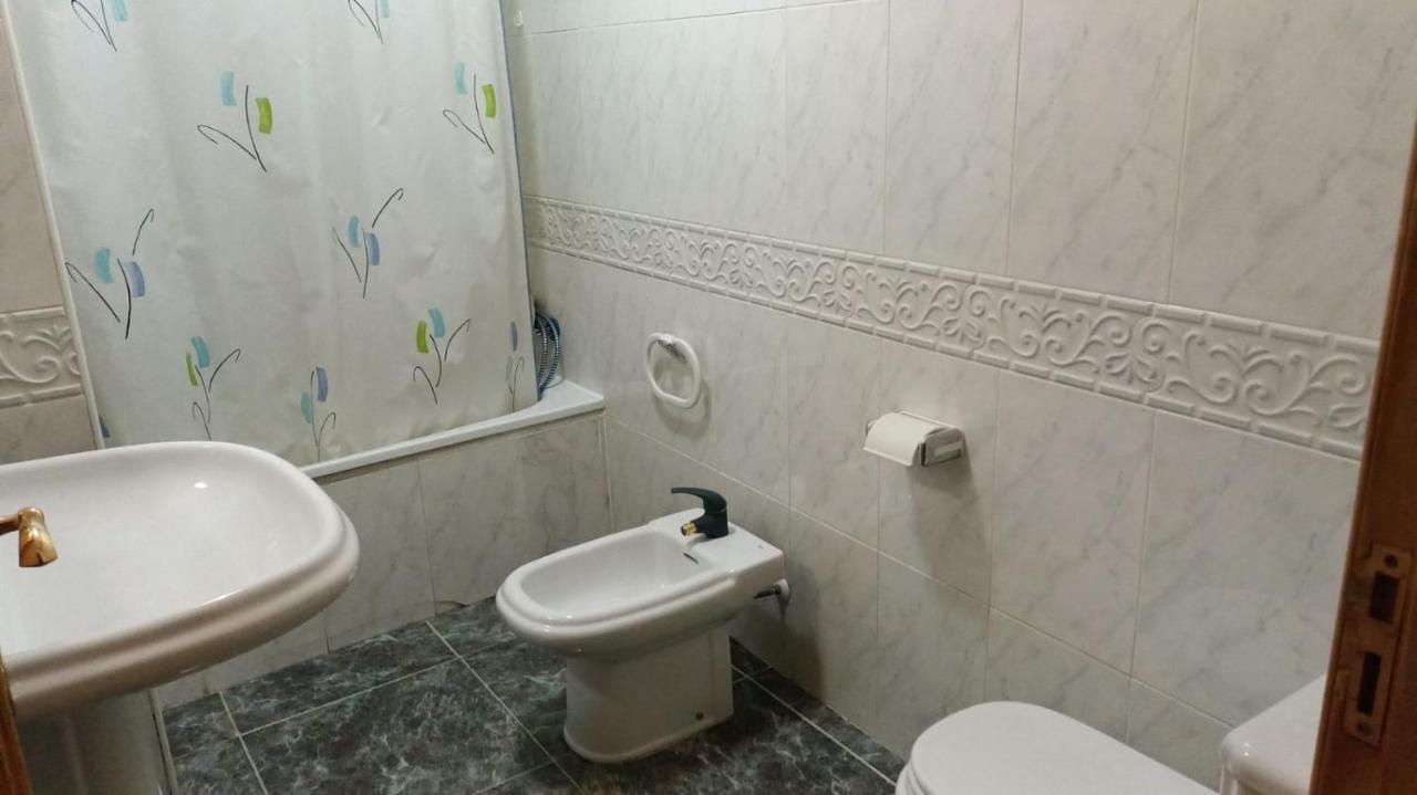 Economic Private Room In Center Of Гранада Екстериор снимка